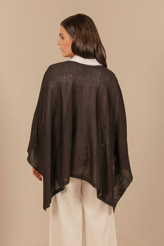 Poncho Udaipur de alpaca bebé color negro