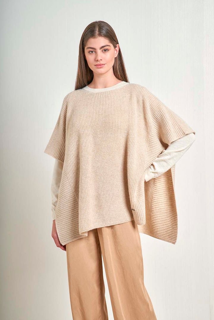Poncho Umpala Baby Alpaca Color Masilla