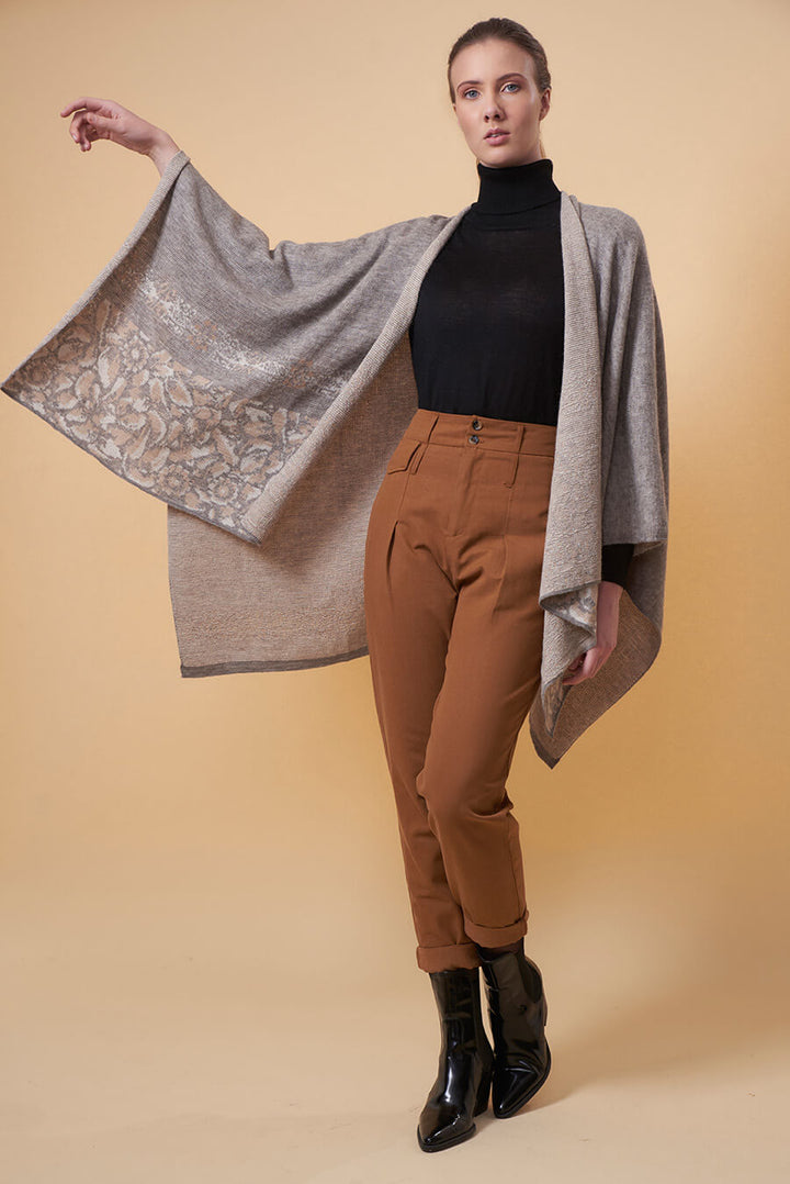 Poncho Ultrachic Baby Alpaca Color Gris