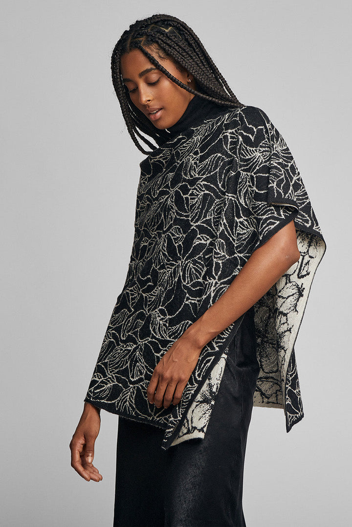 Weiss Poncho Baby Alpaca Color B&w