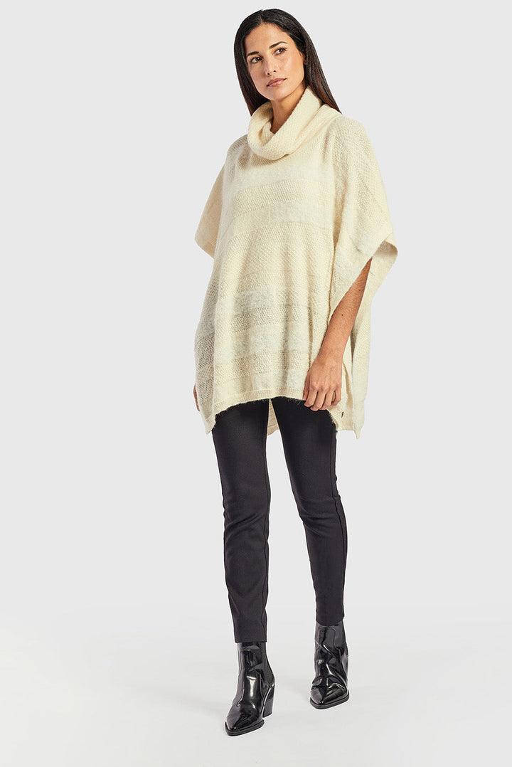 Wannabe Poncho Baby Alpaca Color Ecru