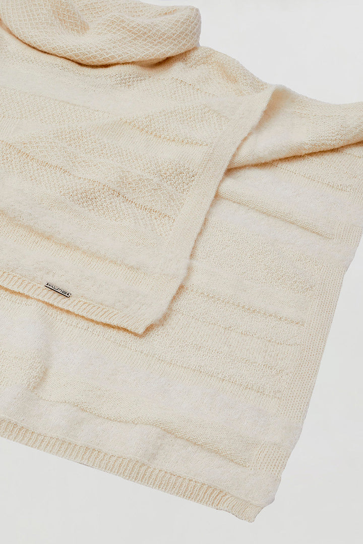 Wannabe Poncho Baby Alpaca Color Ecru