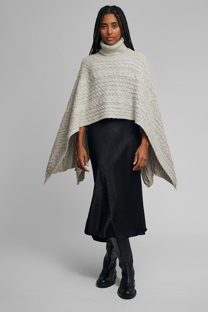Winter Poncho Baby Alpaca Color Penguin