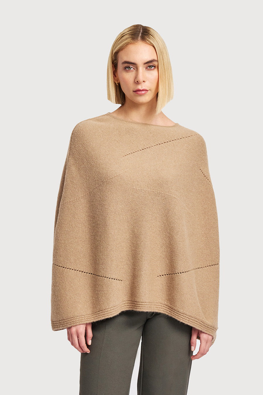 Wonderland Poncho Baby Alpaca Color Semola