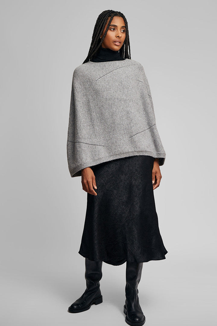 Wonderland Poncho Baby Alpaca Color Nuage