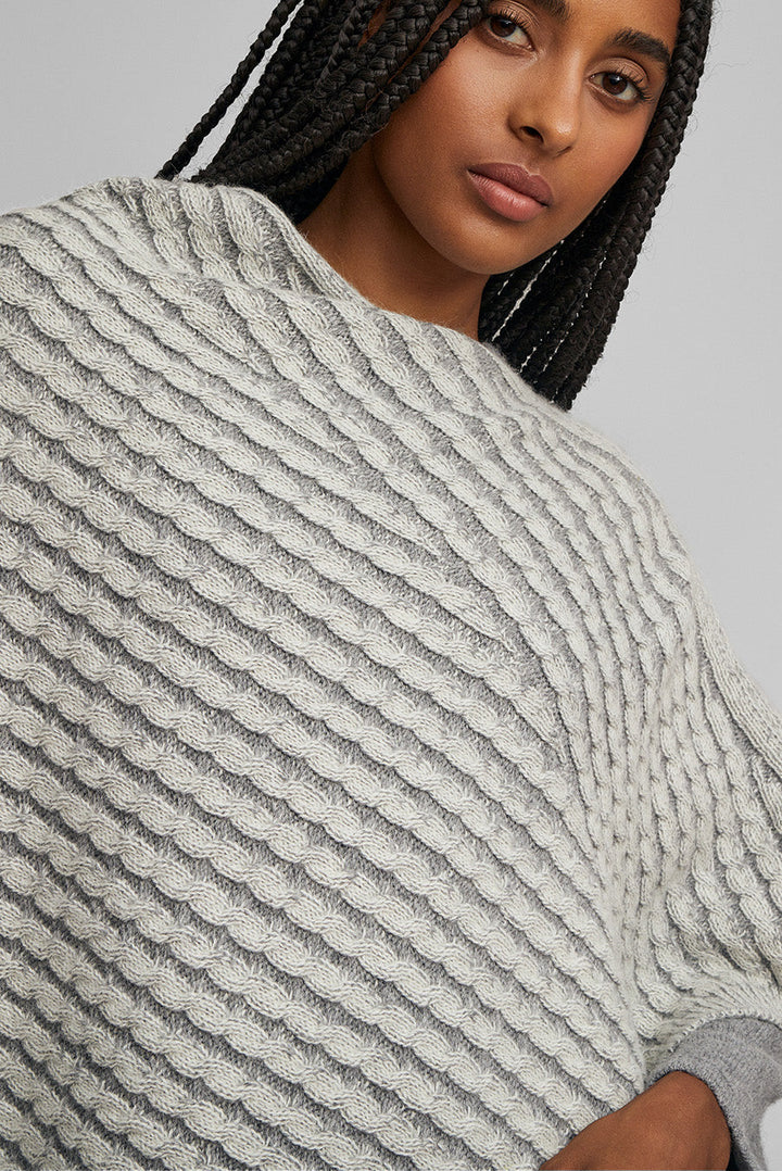Wonder Poncho Baby Alpaca Color Ecru
