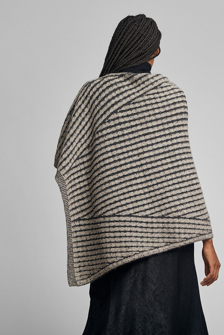 Wonder Poncho Baby Alpaca Color Sabbia &amp; Antracita