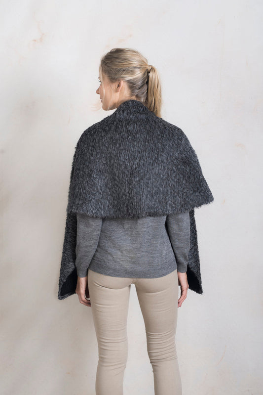 Capa Rebecca Alpaca Suri Color Gris