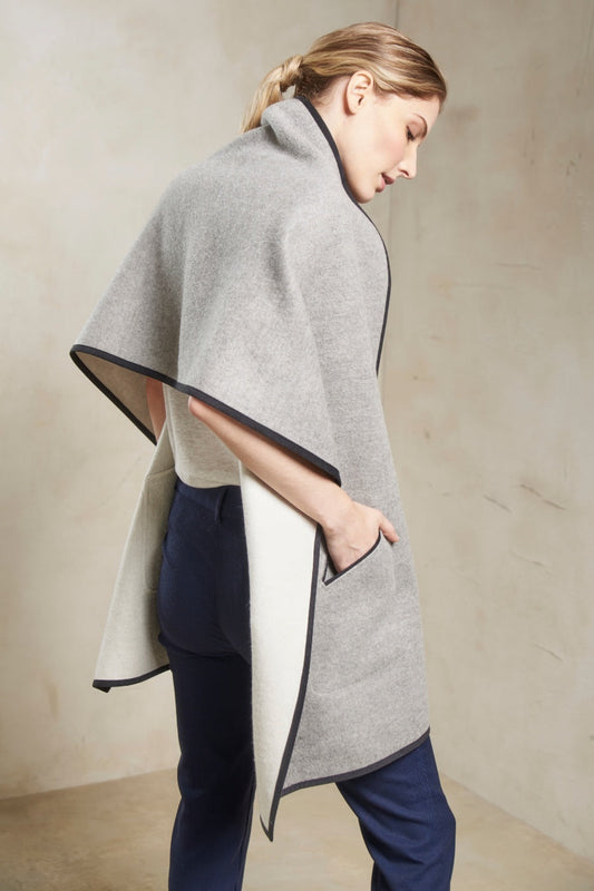 Capa de prueba de alpaca y lana de color gris y crudo