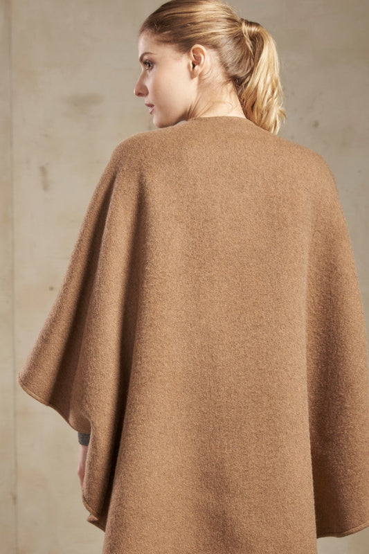 Capa Sonia Baby Alpaca y Lana Color Camel y Negro