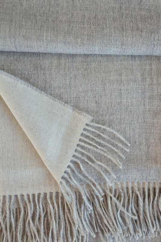 Manta Incondicional Baby Alpaca Color Gris&amp;Crudo