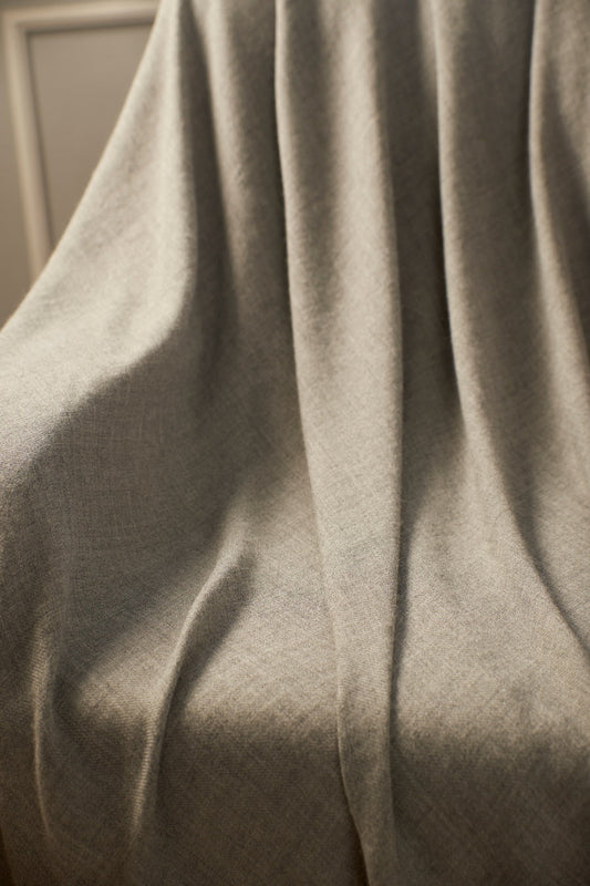 Manta Travesia Baby Alpaca Color Gris