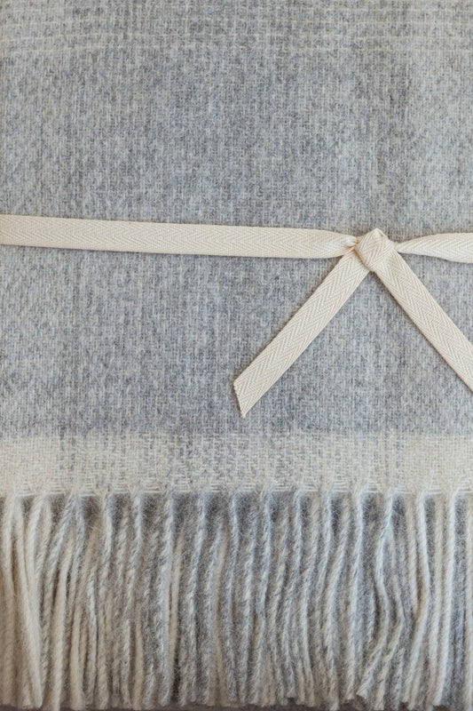 Manta Simona Alpaca &amp; Lana Color Gris